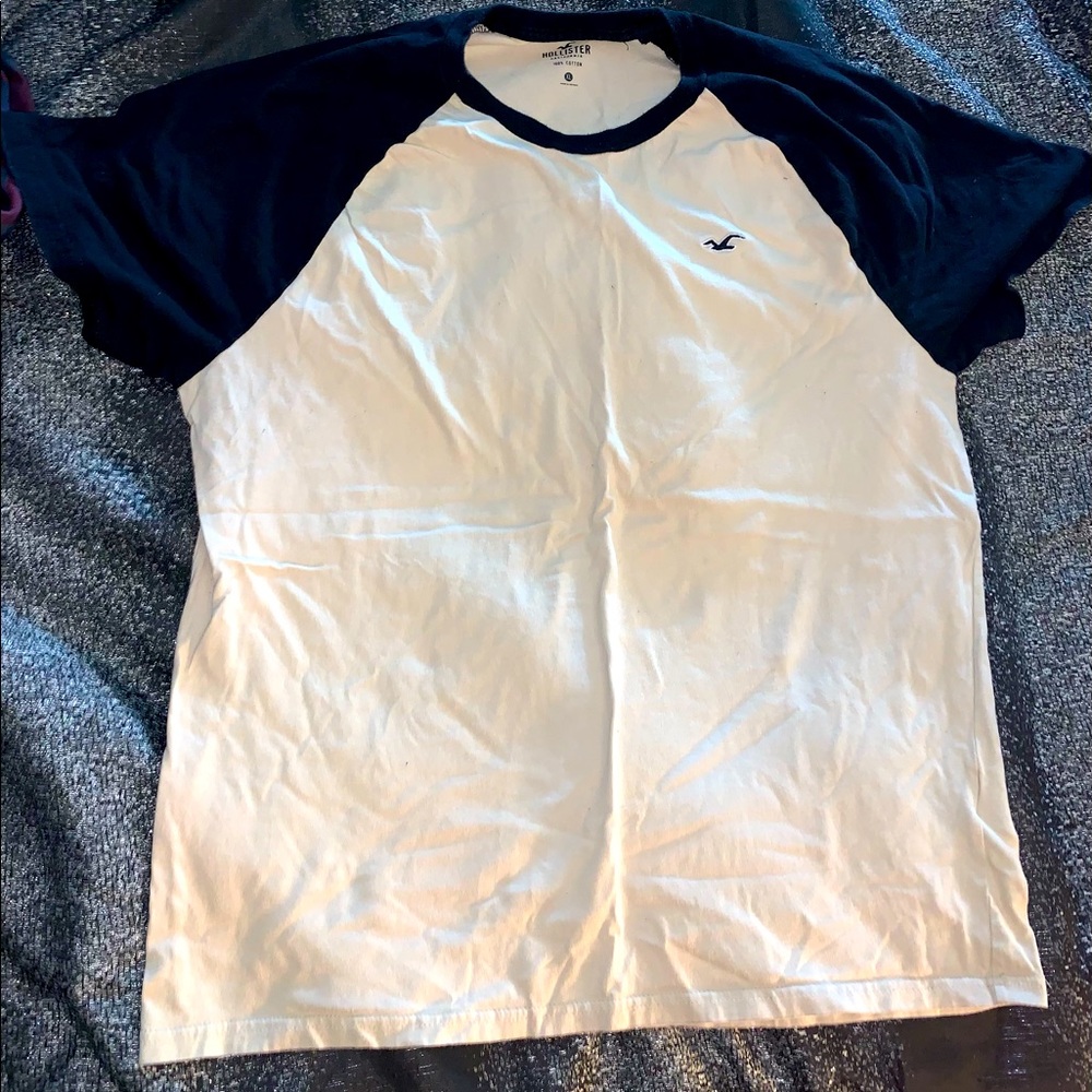 🔥Sold on MERC🔥 Hollister Men’s XL tshirt
